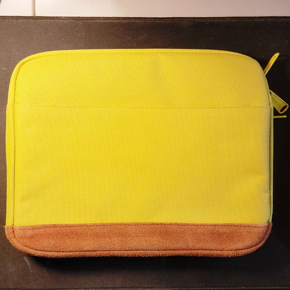 Authentic Herschel Pop Quiz Three-Pocket Tablet Sleeve, EUC - Picture 10 of 11